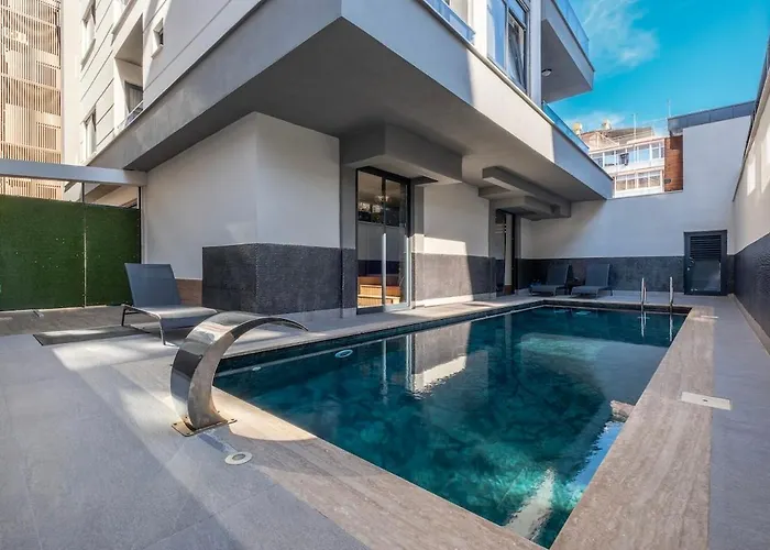 Duplex In Cleopatra, 200 M To The