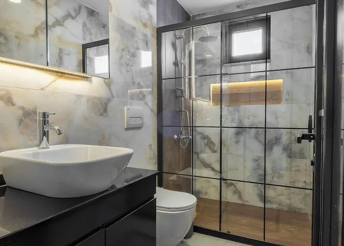 Duplex In Cleopatra, 200 M To The 阿拉尼亚